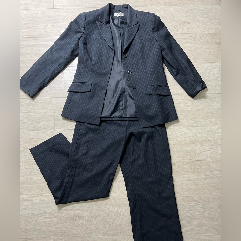 Pant suit